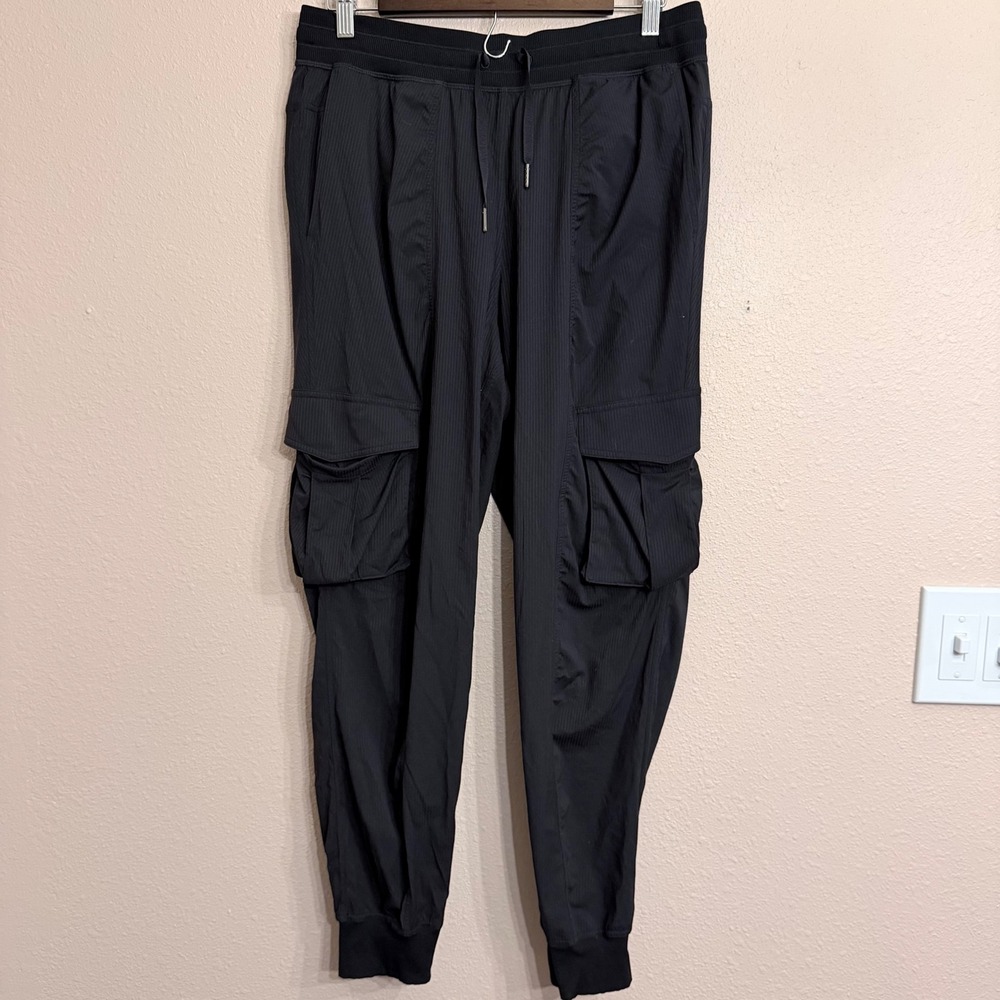 Lululemon Dance Studio Relaxed-Fit Mid-Rise Cargo Joggers Black Utility Size M